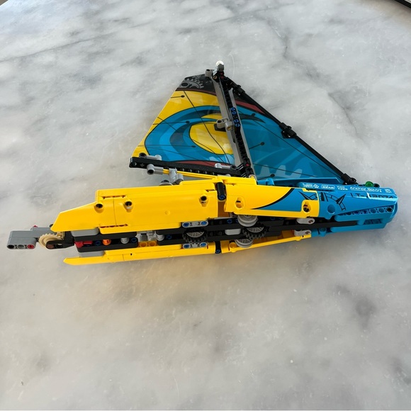 LEGO Technic Racing Yacht. 8-14 years - Picture 4 of 6